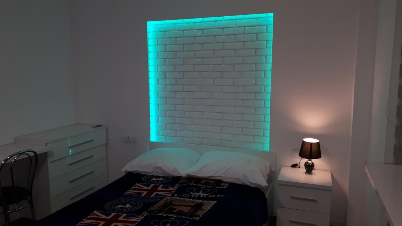 Apartament Centrum Panoramiczna Big Ben Z Balkonem-- Klimatyzacja-- Kielce Ngoại thất bức ảnh