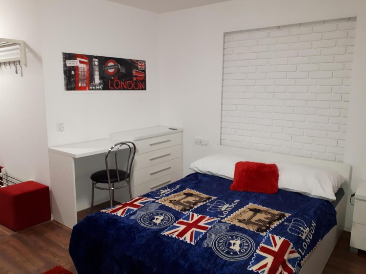 Apartament Centrum Panoramiczna Big Ben Z Balkonem-- Klimatyzacja-- Kielce Ngoại thất bức ảnh