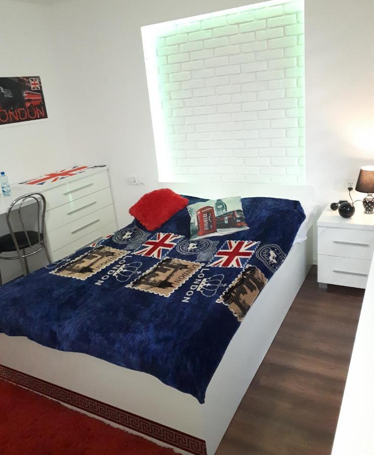 Apartament Centrum Panoramiczna Big Ben Z Balkonem-- Klimatyzacja-- Kielce Ngoại thất bức ảnh