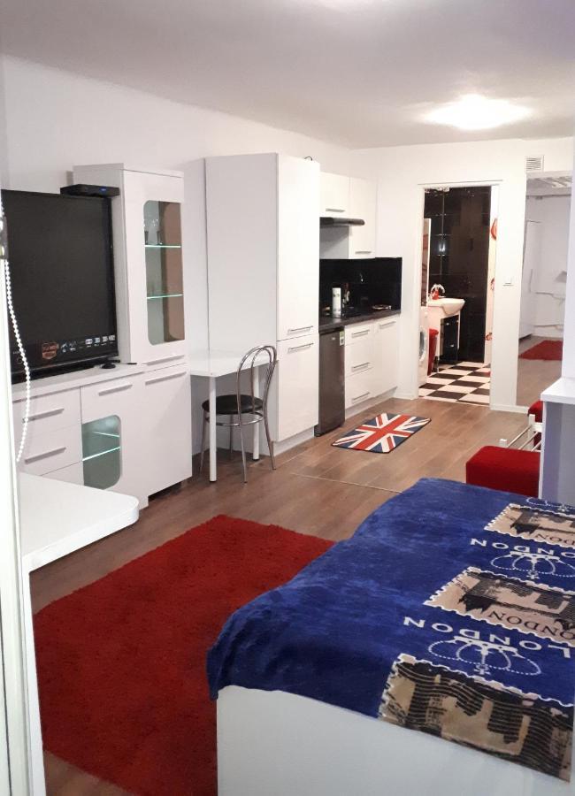 Apartament Centrum Panoramiczna Big Ben Z Balkonem-- Klimatyzacja-- Kielce Ngoại thất bức ảnh