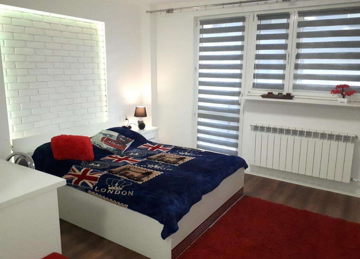 Apartament Centrum Panoramiczna Big Ben Z Balkonem-- Klimatyzacja-- Kielce Ngoại thất bức ảnh