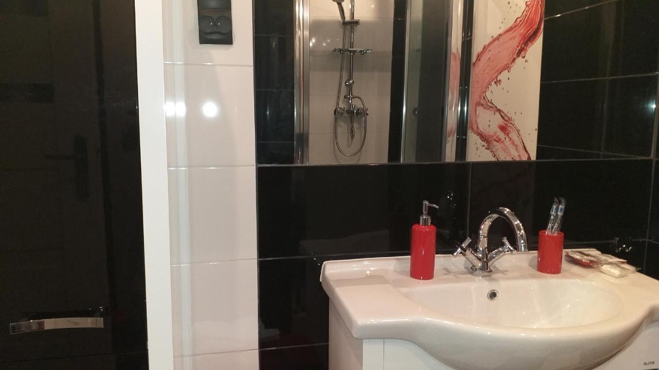 Apartament Centrum Panoramiczna Big Ben Z Balkonem-- Klimatyzacja-- Kielce Ngoại thất bức ảnh